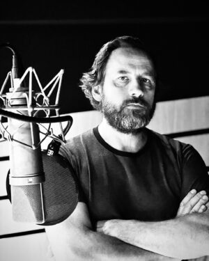 Mélanie Doutey Instagram - Rat catcher bientôt sur Audible réal @jcovillault avec @pascalelbe @rod_paradot @fred_testot @francoisxavierdemaison @cauetofficiel chez The_prod_paris @anotherengle 📸@thefruch merci @bagarretralala @audible_fr