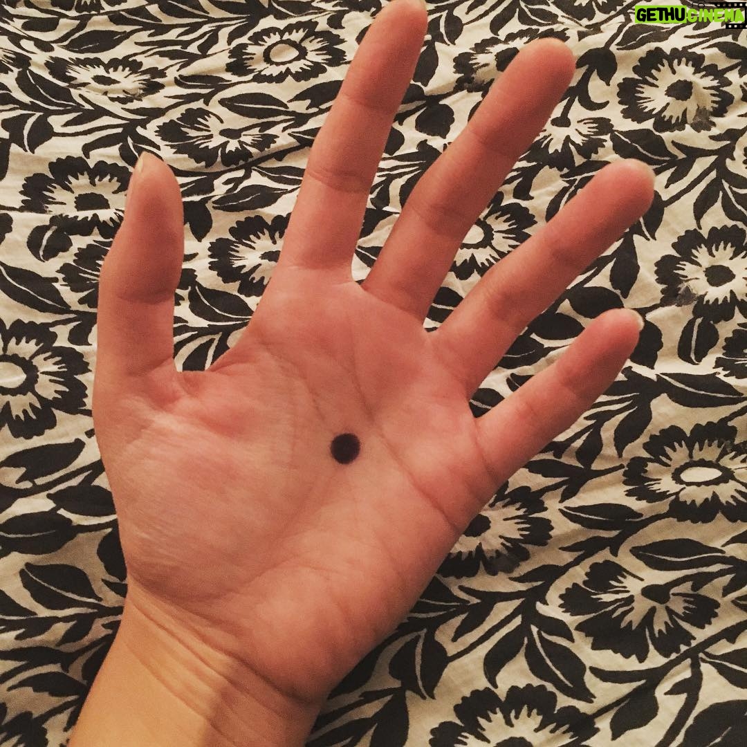Mélanie Doutey - 2.5K Likes - Le point noir un code pour aider les victimes sous emprise a en parler #lepointnoir #blackdotfrance #journeedelaviolencefaiteauxfemmes
