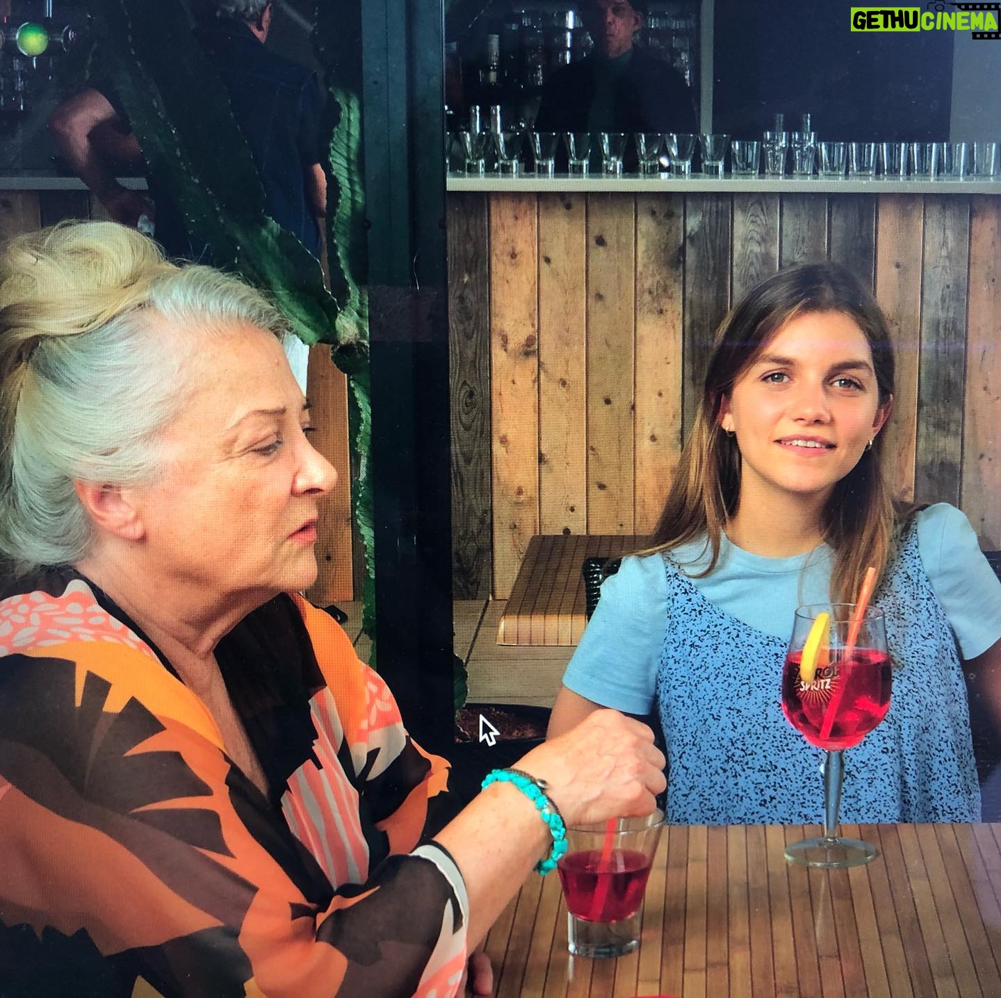 Mélanie Thierry - 3.2K Likes - Clap de fin , on a quitté Lourdes , des bidons d eau de la source , des vierges à gogos dans les bagages !!
On était heureux au pied de la montagne , une fine équipe #les frères Larrieu , @seinlavie #mathieuamalric @josianebalaskooff @bertrand_belin @galateabellugi #denislavant#arnaudlarrieu #jeanmarielarrieu