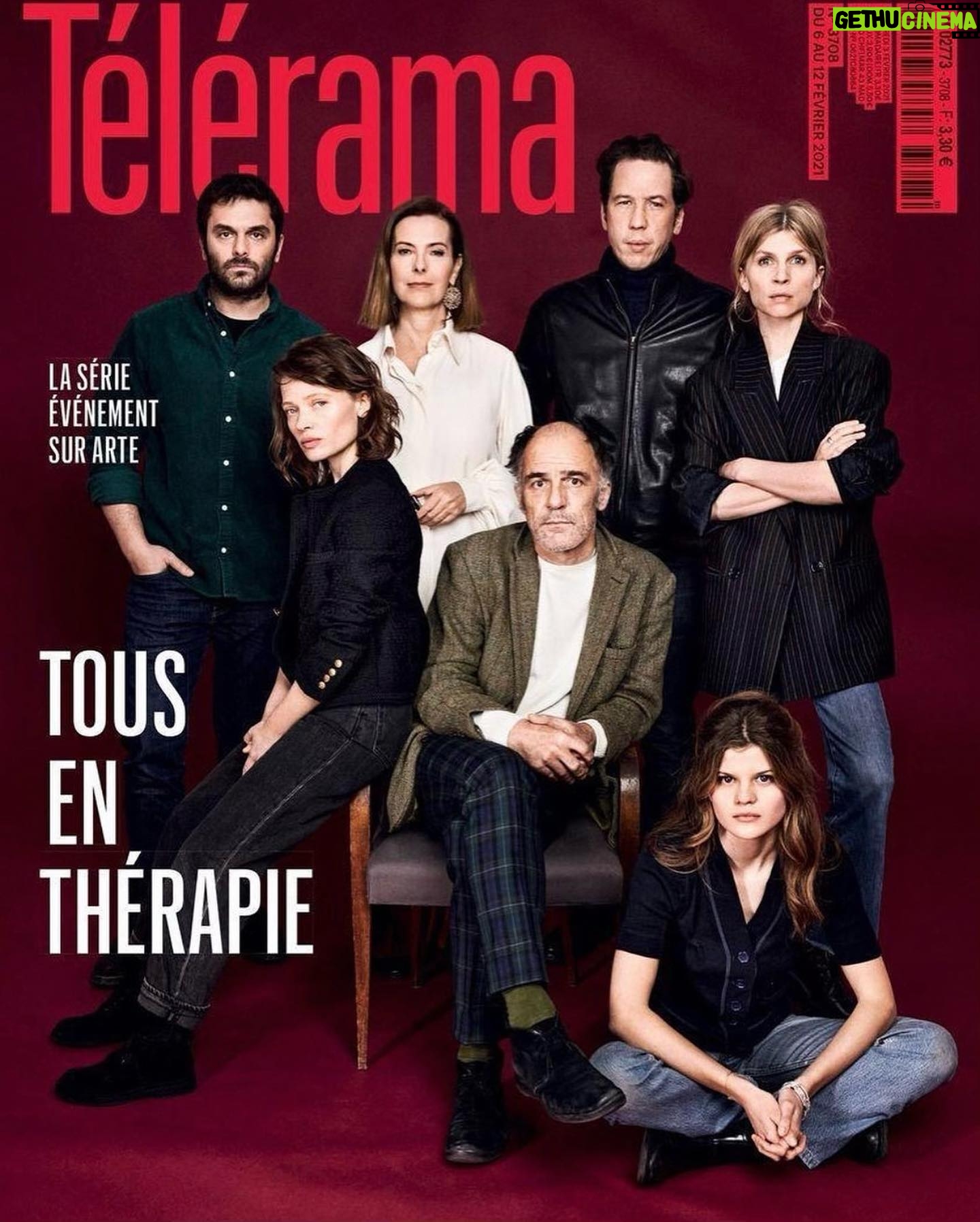 Mélanie Thierry - 4.3K Likes - Le Télérama de ce matin ,
Avec pour titre : Diamants sur canapé si c est pas magnifique! . On a tourné , on se rendait bien compte qu il y avait un échos , une correspondance avec ce que l on raconte , à qui on le raconte , . Mais je n imaginais pas que l onde de choc puisse résonner si fort .. jusqu à vous .. merci merci En thérapie sur @artefr , sur votre poste de télé dès demain merci , Frédéric Pierrot , @toledanonakache Mathieu Vadepied @filmsdupoisson
