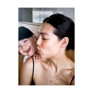 Melanie Vallejo Instagram - Cheeky 🐵