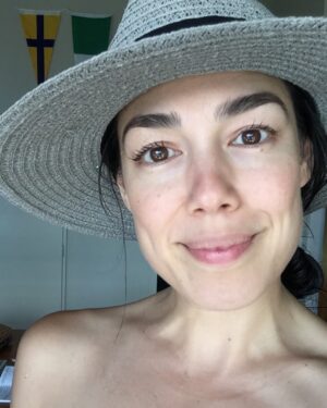 Melanie Vallejo Instagram - #nomakeup #nofilter #noworries #longweekend #skinbyecostoreau
