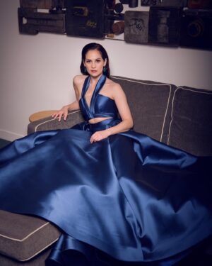 Melanie Zanetti Instagram - Representing @officialblueytv at the Logies @tvweekmag this evening ✨💙
Huge thank you to @leahdagloria for the gorgeous cobalt blue mikado silk couture gown and @janlogan_ for loaning me these amazing topaz and agate earrings✨ Hair and make up by @paulinedemirjian ✨And to @catherinelavellepr for being incredible and bringing it all together! 💙💙💙
📸 by the brilliant @danielashersmith ✨#logies #tvweeklogies