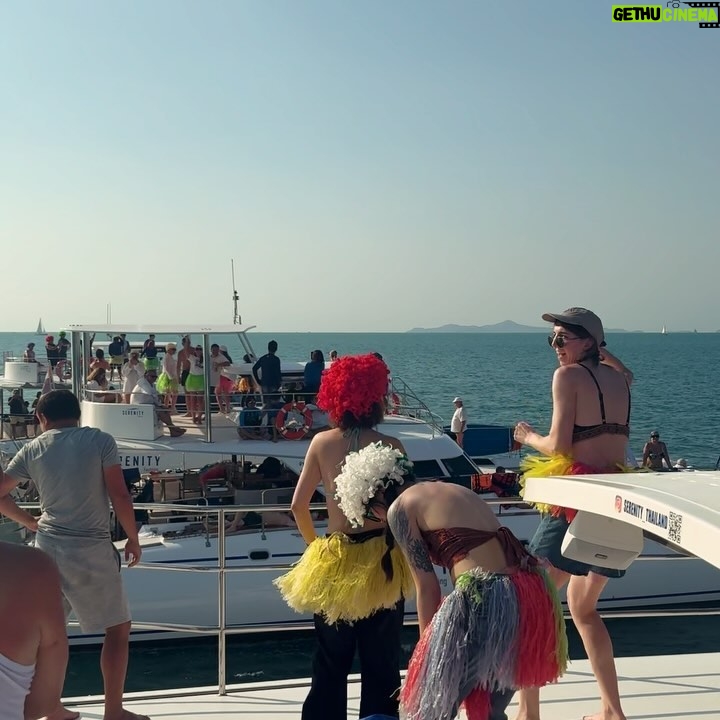 Melanie Bracewell Instagram - Yesterday I made went on a boat, made friends with a monkey and went snorkelling. Oppa gangnam style.