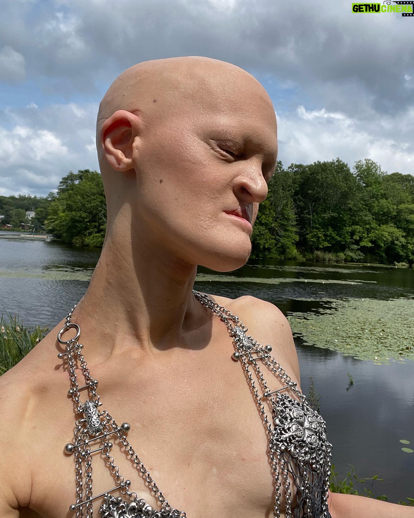Melanie Gaydos Instagram - Behind the scenes @lorysunartistry @muakaylaj @adamavidphoto 🧚♀️✨ #melaniegaydos