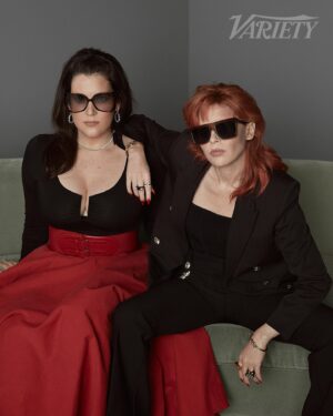 Melanie Lynskey Instagram - @variety Actors on Actors is out with my beloved @nlyonne 

How fun to reminisce with someone I just respect and love so very much. Natasha I’m so proud of you I could cry (and did). 

As always we do it all for @officialclead 

I love these photos by Greg Swales, who was also super lovely : @gregswalesart 

@marcusrfrancis hair
@stephensollitto makeup
@misha_rudolph_stylist styling 
@nailsbyshige nails
@martinkatzjewels with thanks always to @periellenb 
@maisonalaia skirt
@alexandermcqueen jacket
Set Design by Lucy Holt @theninjaatelier
Production by @alexeyg 

Thanks to my dream team at @teamid especially @bri_face_killa and @jrosensplatt for organising 

And to @emilylongeretta @awardscircuit @ewagmeister @kateaurthur and all at Variety!!