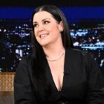 Melanie Lynskey Instagram – @msmelanielynskey didn’t know @jason_ritter was proposing to her while they watched @bachelorabc 🤣 #FallonTonight