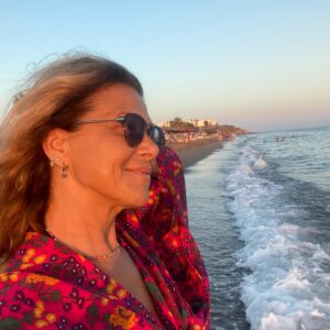 Melek Şahin Instagram - Merkür retroda bitti.. bayram yapalım🤩
Geçen seneki retro bitimi fotosu, dün gece  geldim memlekete bugün kutlayacağım 🥳