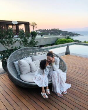 Melike Güner Instagram - Havalar soğudukça yaz fotograflarına bakmaya başladık🙈🤍