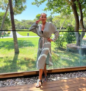 Melike Güner Instagram - 🏖🌞💦🌳 🤍

👗: @clafreshop