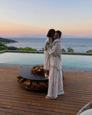 Melike Güner Instagram - Elbiselerimizi ben diktim 🙈😍👭