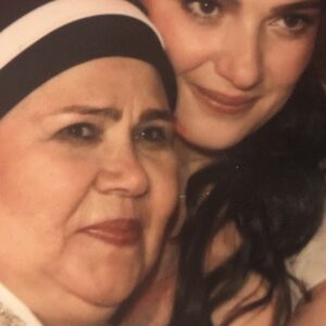 Melike Güner Instagram - Vakit varken sıkı sıkı sarılın annelerinize ve anne bildiklerinize 😢