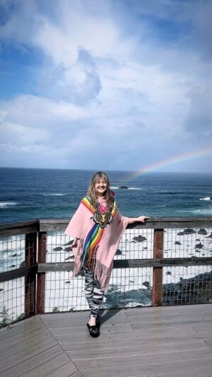 Melinda Hill Instagram - Actual footage of my morning🌈🩵🌊🐯🌹🙏 
#iwokeuplikethis #feltcutemightmarrylater #grateful
