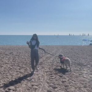 Melinda Shankar Instagram - When his shoes are fresh but you’re used to bags of sand in yours. 😂 #comonnnn #magicalmornings #beachlife and yes @kingmomocharliethefirst likes to be helpful and carry his new treats 😜