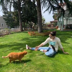 Melis Birkan Instagram - Samuray, Şans ve ben annemlerdeyken adlı dün #tbt'si...
📸: @arasaydinofficial 🧡