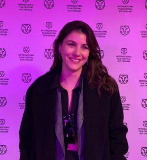 Melis Sevinç Instagram - İstanbul Film Festivalindeyiz :)) 
Haberin şerefine tb diyorumm 
#iffr @iffr @sankiherseybirazfelaket