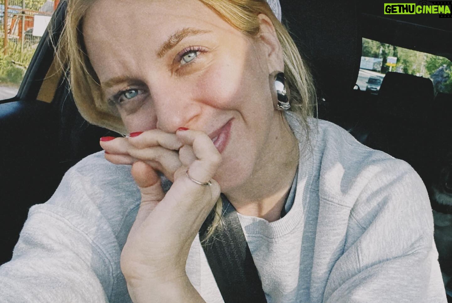 Melis İşiten Instagram - 12.04.24 - hayaller kurar çıkarız yollara.🧡