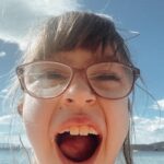 Melis İşiten Instagram - papatyalar / yeni hayaller / yılın ilk denizi / sevdiğimiz eski dostlar / kalpler / sabah yürüyüşleri / şakalar / şükürler / taze düşler / bir sürü planlar / niyetler ana kız dumpsz