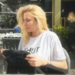 Melis İşiten Instagram – tutulmanınherkeseiyigeleceğineinanmaktamamenbenimhayattakitercihimdirvekimseninneşesinekimseninkarışamayacağıgibikimsenintercihikimseyiilgilendirmezayrıcabubirizmirdumpıdırçünkütutulmabizizmirdeykengerçeleşmiştir.