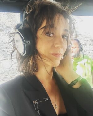 Melisa Berberoğlu Instagram - Bazı kamera arkası anlarımız! @uckizkardestvdizisi 🍭🍭🍭