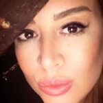 Melisa Doğu Instagram – 🎞️🎬🧙🏻‍♀️Alnımın ortasındaki iz 1987 yılından, yüzerken havuzun mermerine çarpmıştım görünce hatırladım, şimdi bu bilgi ne işinize yarar bilemem ama beni geçmişte bi anıma götürdü 😚