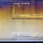 Melisa Doğu Instagram - #oregon bugün @netflixturkiye ‘de yayında 🙏🏻 Keyifle içinde yer aldığım; kıymetli @asyadadada ‘nın kalemiyle, canım dostum @keremik ‘in yarattığı naif dünyanın, canım @barisaygen ‘in gözünden, ve çok değerli meslektaşlarımın usta performanslarıyla , seveceğinizi düşündüğüm filmimizi izleyin isterim🙏🏻 İyi seyirler 🎥🎬🍿 @nulookofficial @kutufilm