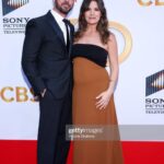 Melissa Claire Egan Instagram - Happy 50th Anniversary to The Young & the Restless! It is truly a gift to be on such a legendary show with these incredible people, celebrating this huge milestone. It’s not lost on me how lucky I am that I love going to work every day. The past 11 years have been a dream, looking forward to the next 50 @youngandrestlesscbs!