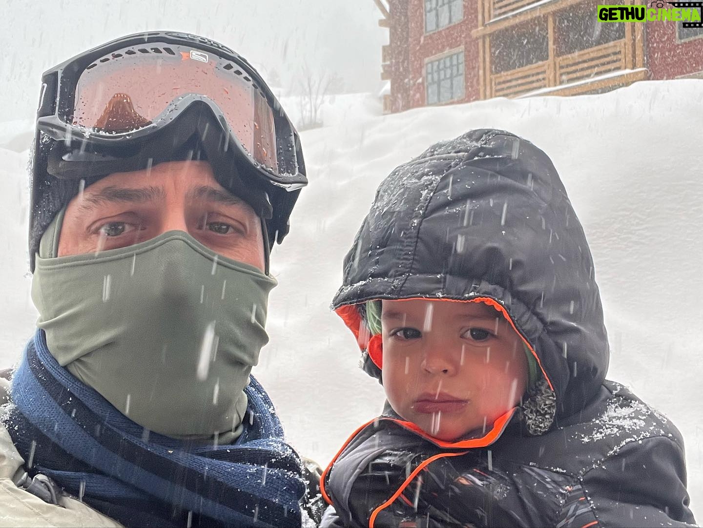 Melissa Claire Egan Instagram - Mammoth! Thanks for the fun and the memories. Best friends, baby’s first snow, beauty, blizzards, (couple meltdowns), onesie parties, dance parties, and ❄️❄️❄️❄️❄️💙
