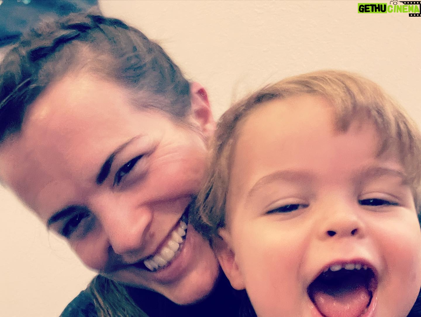Melissa Claire Egan Instagram - Mammoth! Thanks for the fun and the memories. Best friends, baby’s first snow, beauty, blizzards, (couple meltdowns), onesie parties, dance parties, and ❄️❄️❄️❄️❄️💙