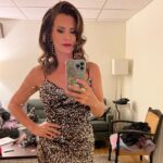 Melissa Claire Egan Instagram - Sometimes all it takes is a cast photo selfie to realize how dirty your mirror is….