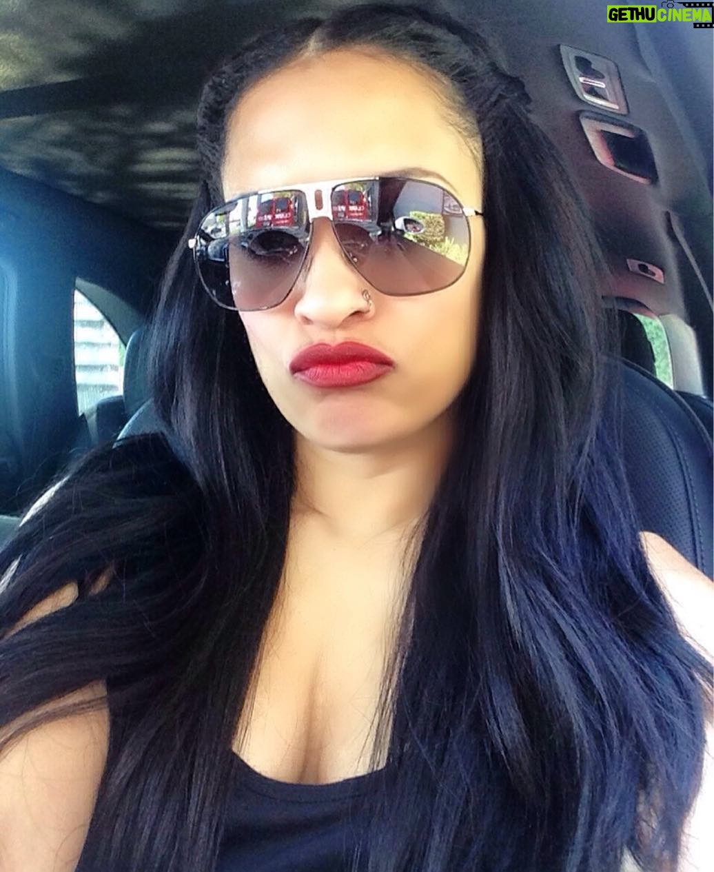 Melissa De Sousa Instagram - Gridlock at the drive-thru I'm waitin on my fish sandwich like 😒😋😅