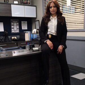 Melissa De Sousa Instagram - Parting is such sweet sorrow... Thank you @monsieurdirector @maraakil and the entire group of amazing creatives for letting me to play with you in your final season! It was such a pleasure. Congratulations to the entire #BlackLightning family! ⚡️#Tonight #TheFinalStrike #ChiefLopez🔥🔥🔥 #dccomics #cw