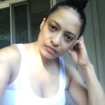 Melissa De Sousa Instagram – #MondayMood Somebody please help me get on the treadmill! 😅 #MondayVibes #MondayMotivation 🙆🏽‍♀️