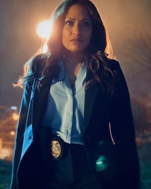 Melissa De Sousa Instagram - #ChiefLopez is coming for you tonight! 👮🏽 #BlackLightning ⚡️ #CW #dccomics #AnaLopez 👊🏽💙 📸 @chantalthuy AKA #Wylde #Grace