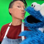 Melissa King Instagram - Want to see the best day of my life?! Want to know how to make me scream? Want to know how to make me cry? 😭 I’m beyond excited to finally share with you that I’ll be visiting @sesamestreet as they introduce their first ever Asian American muppet named Ji Young — she’s 7 years old, Korean, and loves tteokbokki! I’ll be in the kitchen cooking with the best sous chef in town: Cookie Monster! 😭😭😭 Sweet Little Gonger was hanging around too (not enough cry faces for all of this!) #monsterfoodie This was such a bucket list moment for me. Growing up as a Chinese American, Sesame Street helped me learn English when my parents spoke only Cantonese at home. My all time favorite, Cookie Monster, inspired me to explore new foods while also remembering to eat all the cookies in my mom’s cookie jar. I was probably Ji Young’s age when I was glued to the tv juggling Sesame Street and episodes of Julia Child and Yan Can Cook on PBS. I couldn’t be more proud and honored to be a part of this special AAPI episode to empower Ji Young and other children to embrace the beauty of Asian foods and other cultures, support one another, and know that we all belong. 💕 You’ll see me and a few other amazing AAPI friends like @padmalakshmi @simuliu @naomiosaka @jimlee @annacathcart on this special episode of “See Us Come Together” airing on @hbomax and @pbskids Thanksgiving day! Thank you to my amazing @wme @staym88 teams @adelineporis @jbider12 @ericalingg @gingypants @ranaburgundy @psun68 and the SS family for making this dream happen. Can’t wait to share more of my experience with you after it all airs. The nieces are going to lose their 🤯🤯