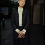 Melissa King Instagram - Happy Met Monday. 2022 throwback to a memorable night! designer / @thombrowne stylist / @adamballheim hair / @danawillcutyou custom Chinese empress nail guards / @chrishabana stacking diamond rings / @denakemp finger cuff / @lilianshalom earrings / @emigrannis pendant & earrings / @jenmeyerjewelry photography / @ashleybatz