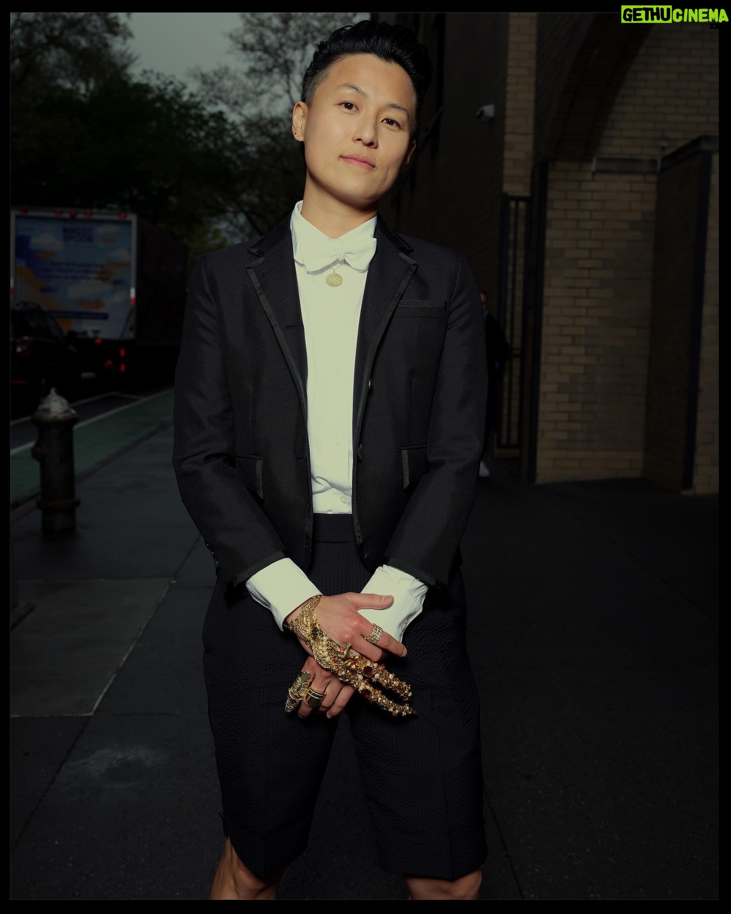 Melissa King Instagram - Happy Met Monday. 2022 throwback to a memorable night! designer / @thombrowne stylist / @adamballheim hair / @danawillcutyou custom Chinese empress nail guards / @chrishabana stacking diamond rings / @denakemp finger cuff / @lilianshalom earrings / @emigrannis pendant & earrings / @jenmeyerjewelry photography / @ashleybatz
