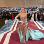 Melissa King Instagram - The time I was at the 2022 Met Gala. 🧐🔍🤣 I promise I smiled. designer / @thombrowne stylist / @adamballheim hair / @danawillcutyou custom Chinese empress nail guards / @chrishabana stacking diamond rings / @denakemp finger cuff / @lilianshalom earrings / @emigrannis pendant & earrings / @jenmeyerjewelry