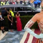 Melissa King Instagram - The time I was at the 2022 Met Gala. 🧐🔍🤣 I promise I smiled. designer / @thombrowne stylist / @adamballheim hair / @danawillcutyou custom Chinese empress nail guards / @chrishabana stacking diamond rings / @denakemp finger cuff / @lilianshalom earrings / @emigrannis pendant & earrings / @jenmeyerjewelry