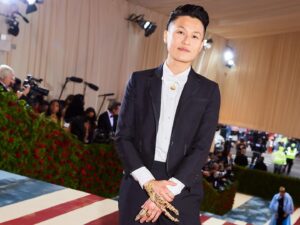 Melissa King Instagram - The time I was at the 2022 Met Gala. 🧐🔍🤣 I promise I smiled.

designer / @thombrowne
stylist / @adamballheim
hair / @danawillcutyou
custom Chinese empress nail guards / @chrishabana 
stacking diamond rings / @denakemp 
finger cuff / @lilianshalom 
earrings / @emigrannis
pendant & earrings / @jenmeyerjewelry