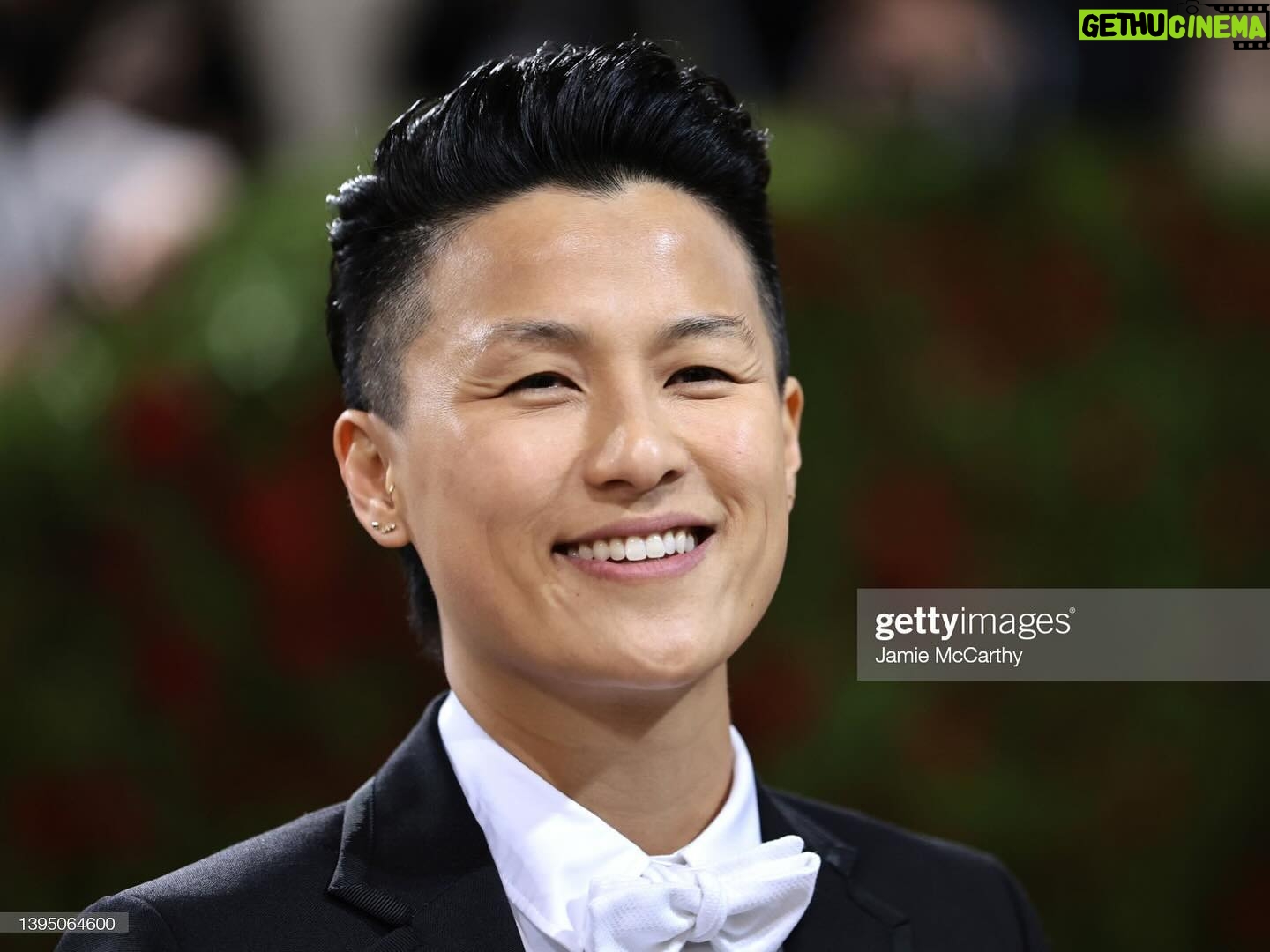 Melissa King - 9.5K Likes - The time I was at the 2022 Met Gala. 🧐🔍🤣 I promise I smiled.
designer / @thombrowne
stylist / @adamballheim
hair / @danawillcutyou
custom Chinese empress nail guards / @chrishabana
stacking diamond rings / @denakemp
finger cuff / @lilianshalom
earrings / @emigrannis
pendant & earrings / @jenmeyerjewelry