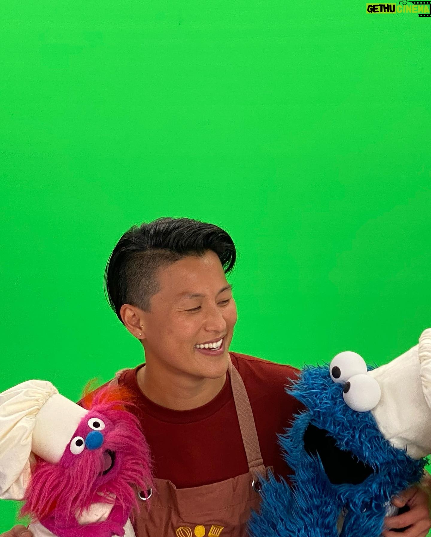 Melissa King - 30.1K Likes - Want to see the best day of my life?! Want to know how to make me scream? Want to know how to make me cry? 😭
I’m beyond excited to finally share with you that I’ll be visiting @sesamestreet as they introduce their first ever Asian American muppet named Ji Young — she’s 7 years old, Korean, and loves tteokbokki! I’ll be in the kitchen cooking with the best sous chef in town: Cookie Monster! 😭😭😭 Sweet Little Gonger was hanging around too (not enough cry faces for all of this!) #monsterfoodie
This was such a bucket list moment for me. Growing up as a Chinese American, Sesame Street helped me learn English when my parents spoke only Cantonese at home. My all time favorite, Cookie Monster, inspired me to explore new foods while also remembering to eat all the cookies in my mom’s cookie jar. I was probably Ji Young’s age when I was glued to the tv juggling Sesame Street and episodes of Julia Child and Yan Can Cook on PBS. I couldn’t be more proud and honored to be a part of this special AAPI episode to empower Ji Young and other children to embrace the beauty of Asian foods and other cultures, support one another, and know that we all belong. 💕
You’ll see me and a few other amazing AAPI friends like @padmalakshmi @simuliu @naomiosaka @jimlee @annacathcart on this special episode of “See Us Come Together” airing on @hbomax and @pbskids Thanksgiving day!
Thank you to my amazing @wme @staym88 teams @adelineporis @jbider12 @ericalingg @gingypants @ranaburgundy @psun68 and the SS family for making this dream happen. Can’t wait to share more of my experience with you after it all airs. The nieces are going to lose their 🤯🤯