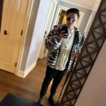 Melissa King Instagram - après ski ❄️ Jacket: @celine Cardigan: @johnelliottco