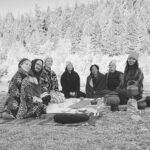 Melissa O’Neil Instagram – Before a day off, a group of us brought our sleeping gear down to the river for the night. It almost didn’t happen. But it did! 

In the dark, we schlepped a wagon full of water and tea schtuff down a very steep hill. @mugen___________ brought incense to share with everyone and then we all laid there, staring up at the stars, trying to recall what @lindsey12wei had shared the night before, seeing what else there was to witness… ♾️🤙🏼. Eventually we fell asleep, burrowing deeep into our sleeping bags. It got chilly at night.

In the morning this beautiful mist lingered over the river – all of our gear was damp.

As quietly as I could, a little tea space started to come together as everyone slowly woke up. We had some casual tea until the sun was blazing. There was a curious bluejay bouncing around as everyone stayed bundled up with their layers and their tea. That was an awesome night and morning. 

I’m so glad it happened.
And that Felix and SK got some snaps of it. 🥰

I absolutely treasure @cedarbloomfarm- filled with spaces both adorned and left bare to discover and create magic in. Thank you @daughterofthesun_ for hosting us. 🥹