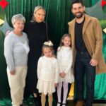 Melissa Ordway Instagram - Merry Christmas from our family to yours! May you feel joy and magic of the season! ✨❤️ #silentnight #christmas #jesus #birthday #joy Swipe to see the girls singing in the Christmas choir 🥲