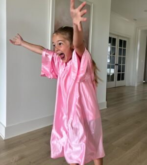 Melissa Ordway Instagram - And just like that we have a Kindergarten graduate and a future 3rd grader! 🎓😭🎉 
 
Sophie wants to be an actress and Olivia wants to be a party planner/ host. 

I couldn’t be more proud of my girls in their talent show and all their hard work this year. 

Thankful for our sweet school and these amazing teachers! ❤️