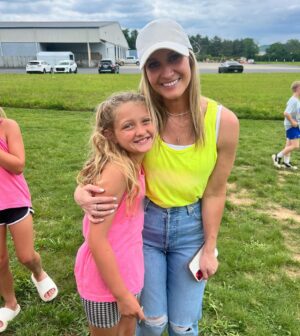 Melissa Ordway Instagram - And just like that we have a Kindergarten graduate and a future 3rd grader! 🎓😭🎉 
 
Sophie wants to be an actress and Olivia wants to be a party planner/ host. 

I couldn’t be more proud of my girls in their talent show and all their hard work this year. 

Thankful for our sweet school and these amazing teachers! ❤️