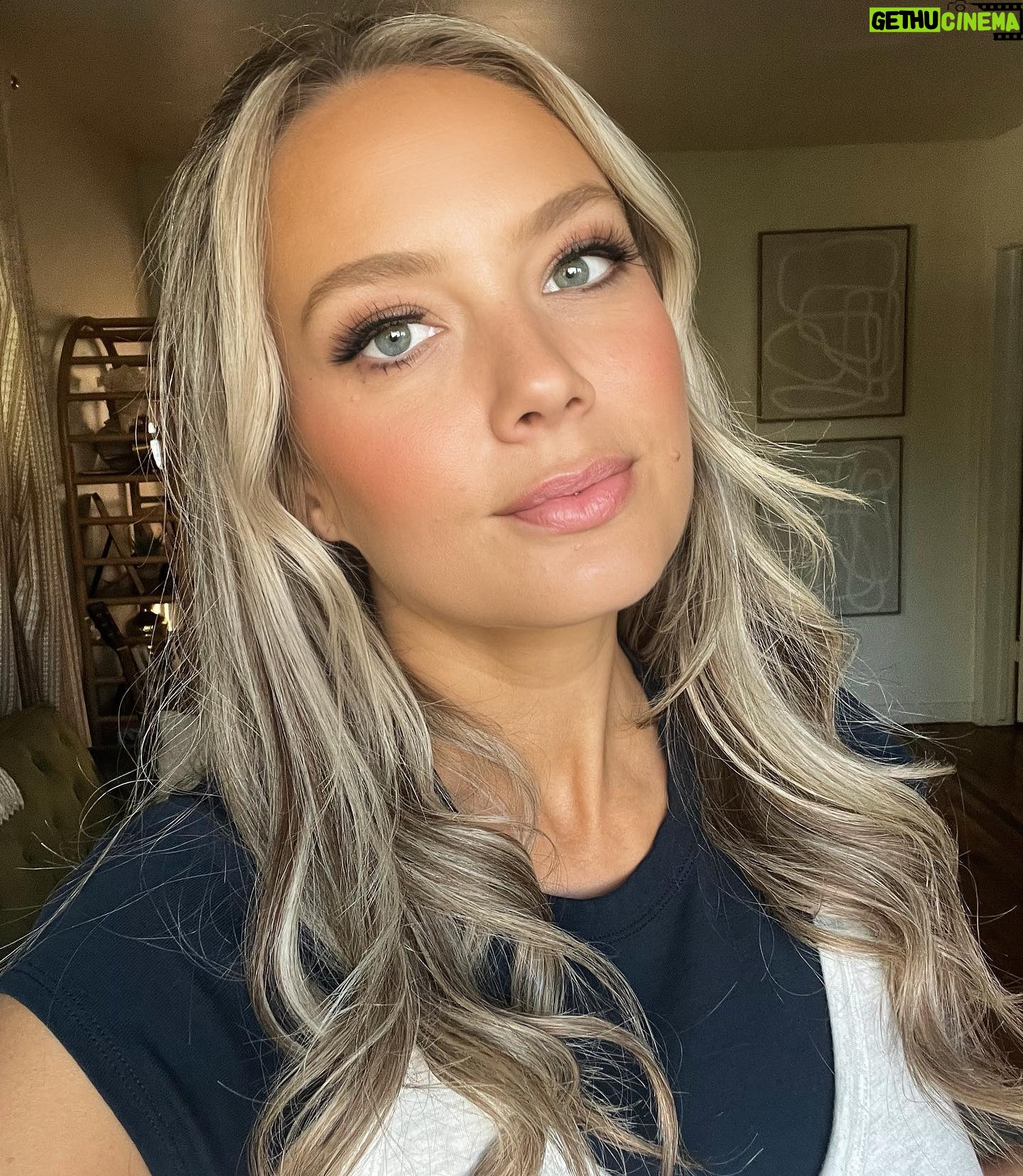 Melissa Ordway Instagram - POV: my May camera roll 1. Barbie everything π 2. βMommy Meβ by Olivia 3. After work #selfie @youngandrestlesscbs 4.No training wheels 5. Birthday girl is #8 6. Friends π 7. Double Rainbow π 8. Go @predsnhl