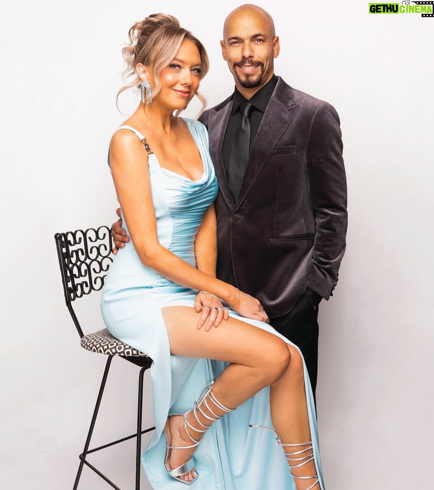 Melissa Ordway Instagram - Celebrating #nikki and #victor 40th Anniversary on @youngandrestlesscbs today! Thankful to be celebrating two legendary icons! #yr 🎉🍾