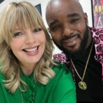 Melissa Peterman Instagram - Back at it!! Shooting Season 6 of @25wordsorlesstv ! Had a blast playing with @headkrack and hanging with the spectacular @meredithvieira ❤️ #playmoregames #25wordsorlesstv